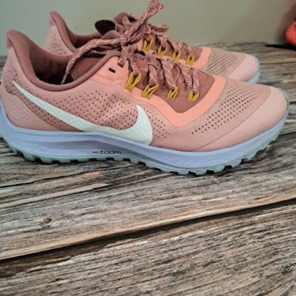 Nike Women's Pegasus Trail Running Shoes Sneakers Women's size 8 salmon peach - Picture 3 of 7